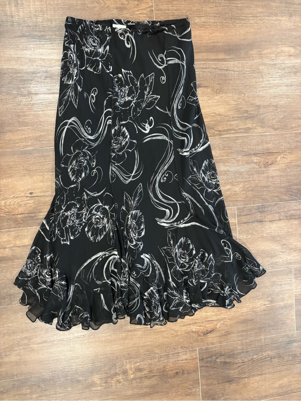 Chico's Women's Skirt Size 2 Maxi 100% Silk Sketched Floral Flared Ruffle Hem